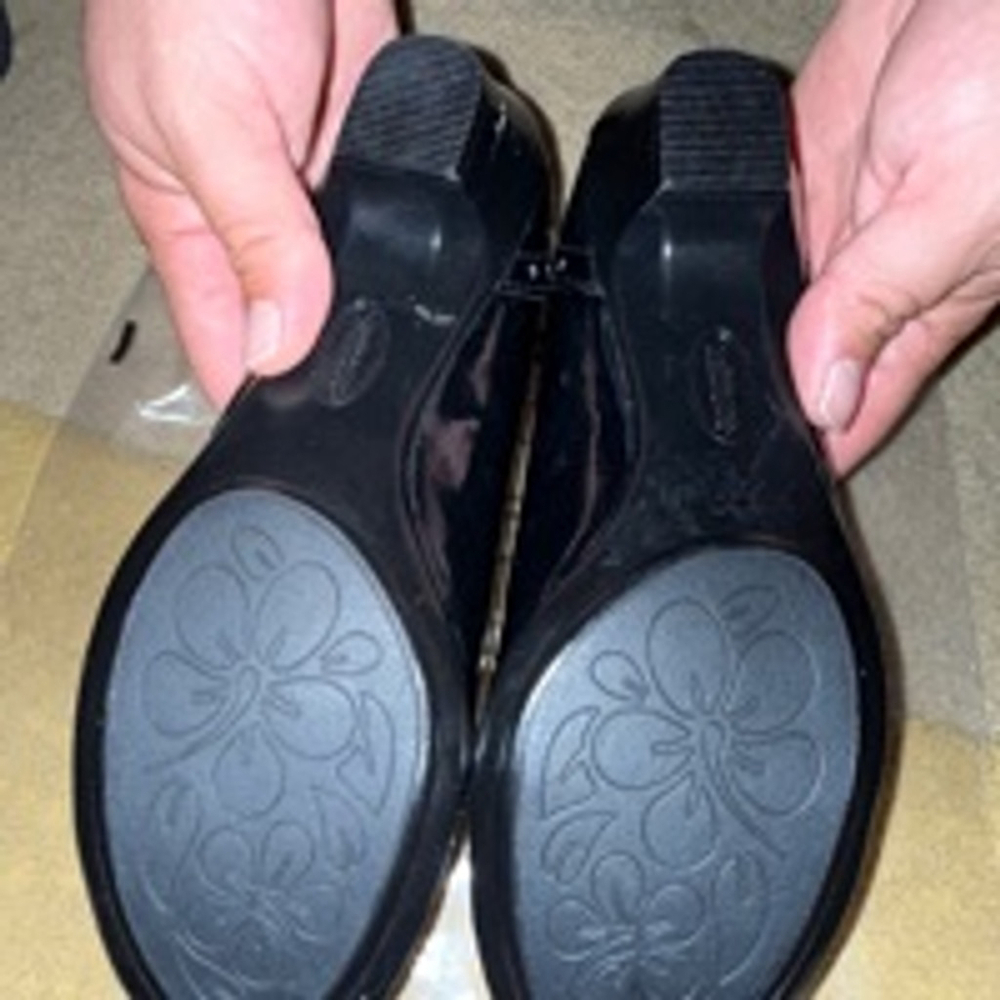 Women's Croft & Barrow Black Heels size 8 1/2 item 0022 - Picture 4 of 5